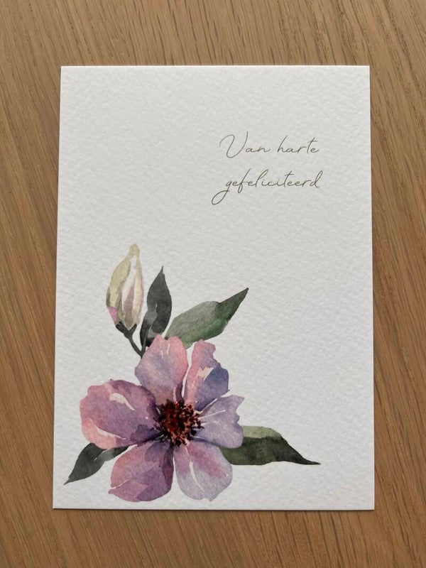 Kaart 'van harte gefeliciteerd, paarse bloem'