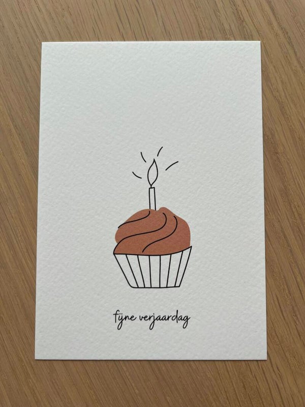 Kaart 'fijne verjaardag, roze cupcake'