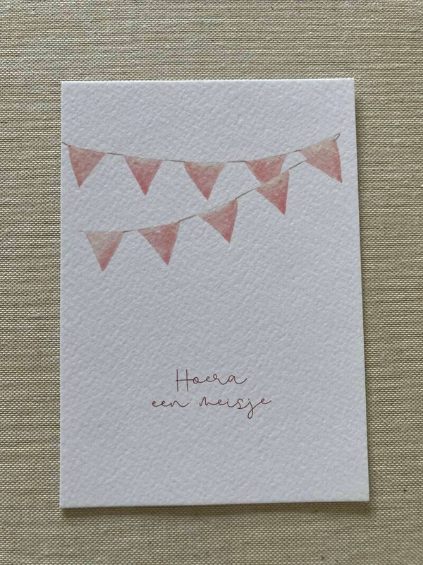 Kaart 'hoera een meisje, slingers'