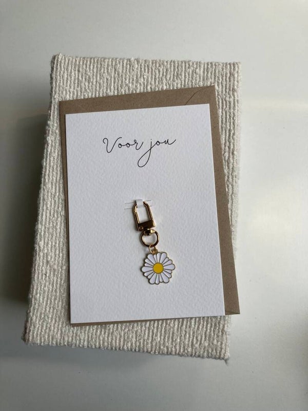 Cadeaukaart 'sleutelhanger madeliefje'
