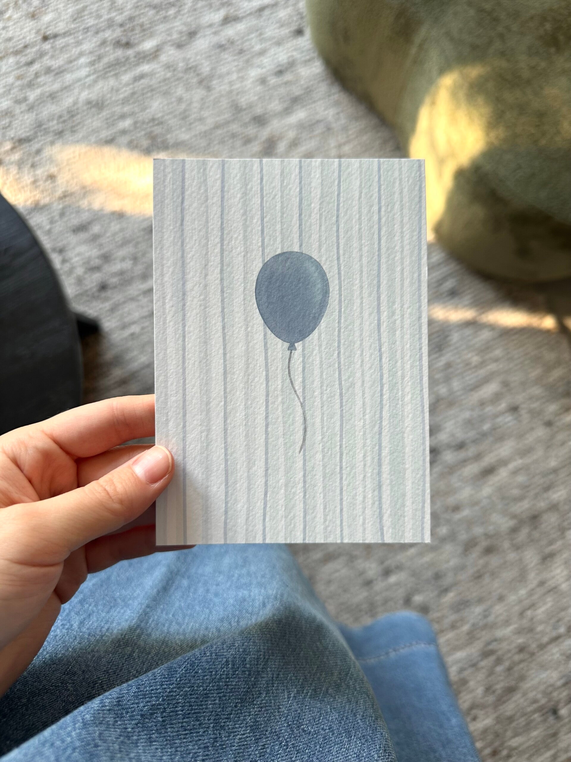 Kaart 'blauwe ballon met streepjesprint'