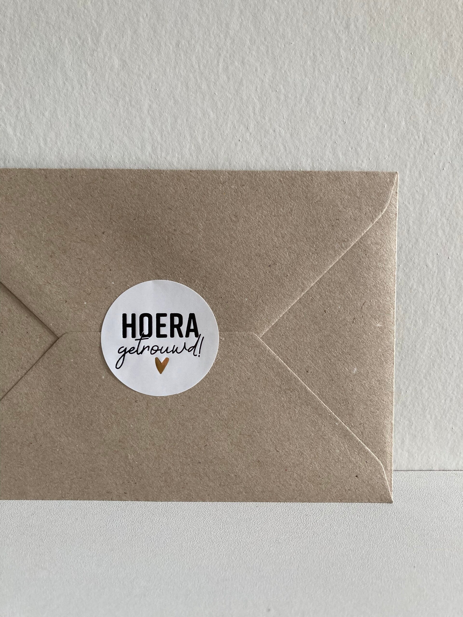 Sticker 'hoera, getrouwd'