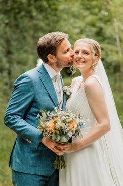 Bruidsfotografie in sfeervolle landelijke trouwlocatie Slot Moermond