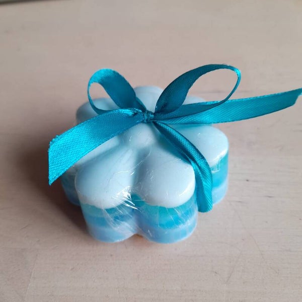 Blauwe bloemen zeep