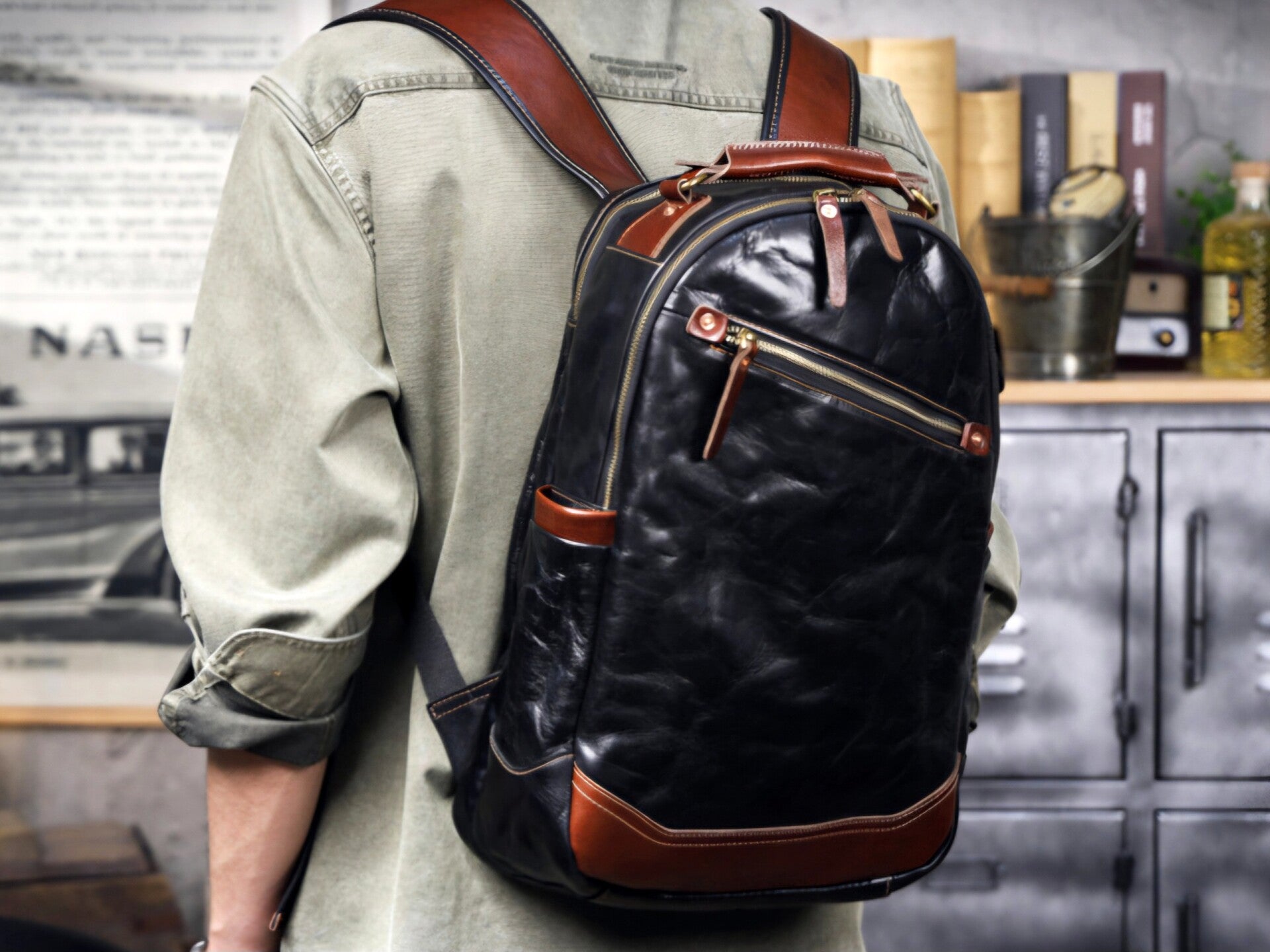 Simple top-grain cowhide backpack for men, original handmade large capacity genuine leather vegetable tanned leather backpack, casual laptop bag