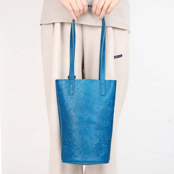 Handcrafted full-grain leather bucket bag, top-grain cowhide, large capacity, perfect for commuting, premium feel