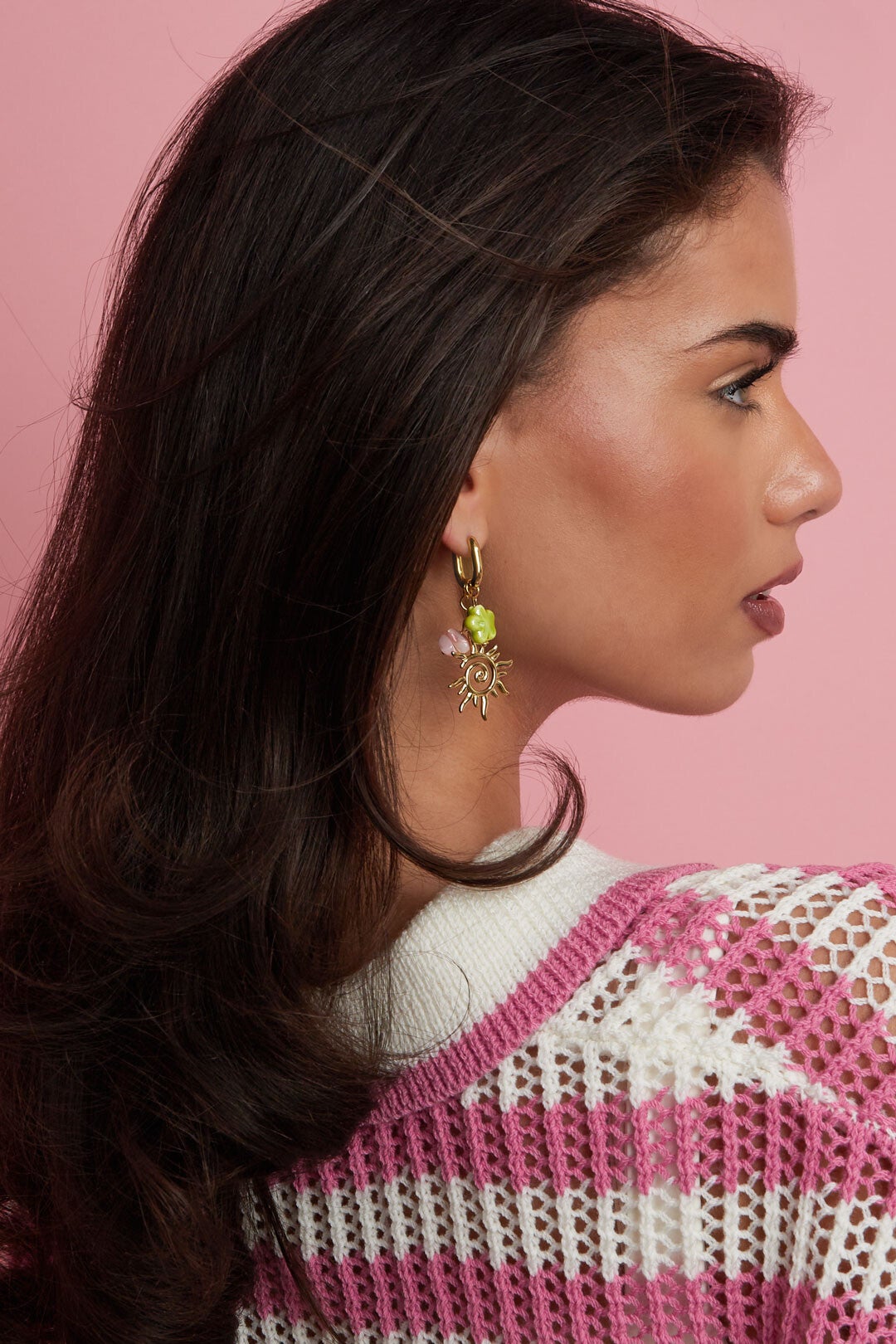 Oorbellen met zonnetje en kraaltjes als bedeltjes