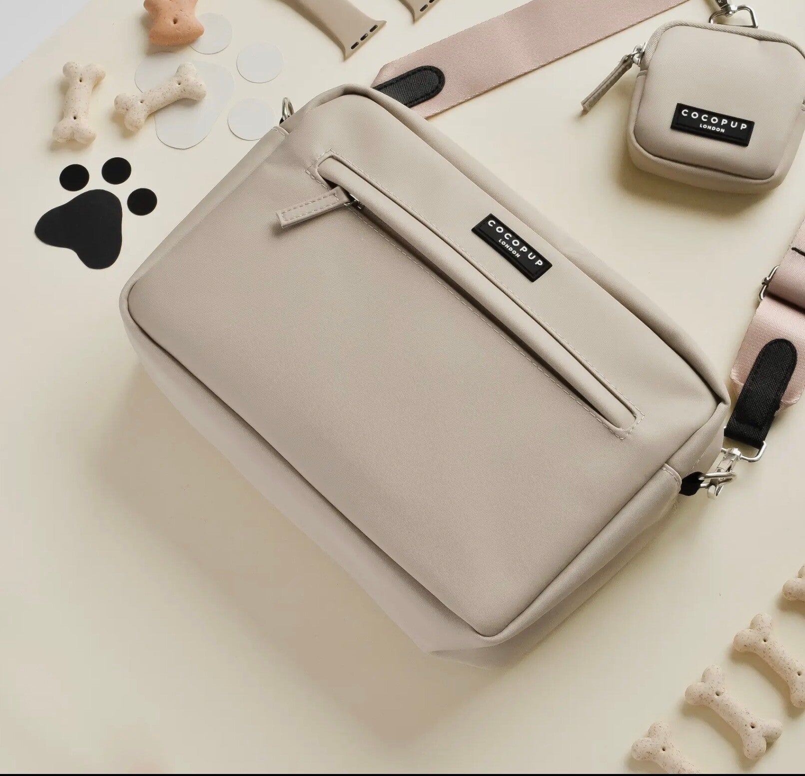 Grote tas met poepzakhouder ingewerkt. BEIGE