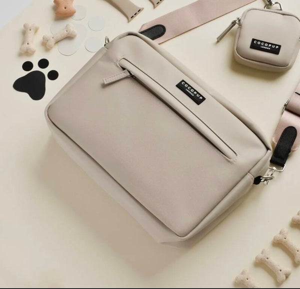 Grote tas met poepzakhouder ingewerkt. BEIGE