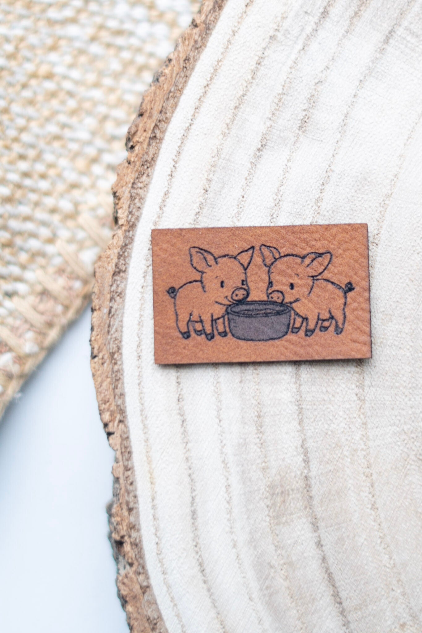 Schweine am Trog Label