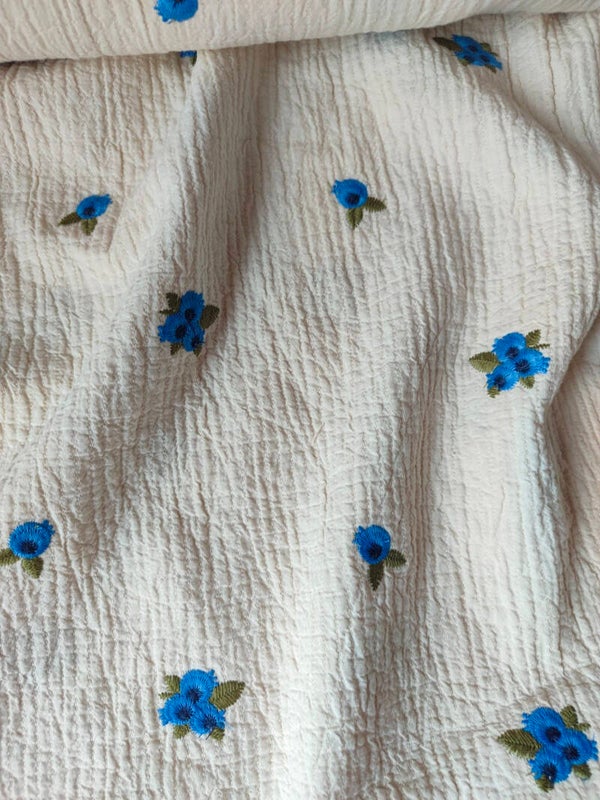 Musselin gestickte Blaubeeren