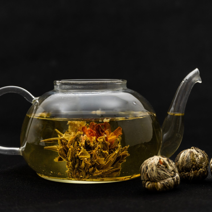 Handgemaakte “Blooming tea flower” - Theebloem Fuijan Silver Needle White Tea en Jasmijn bloem