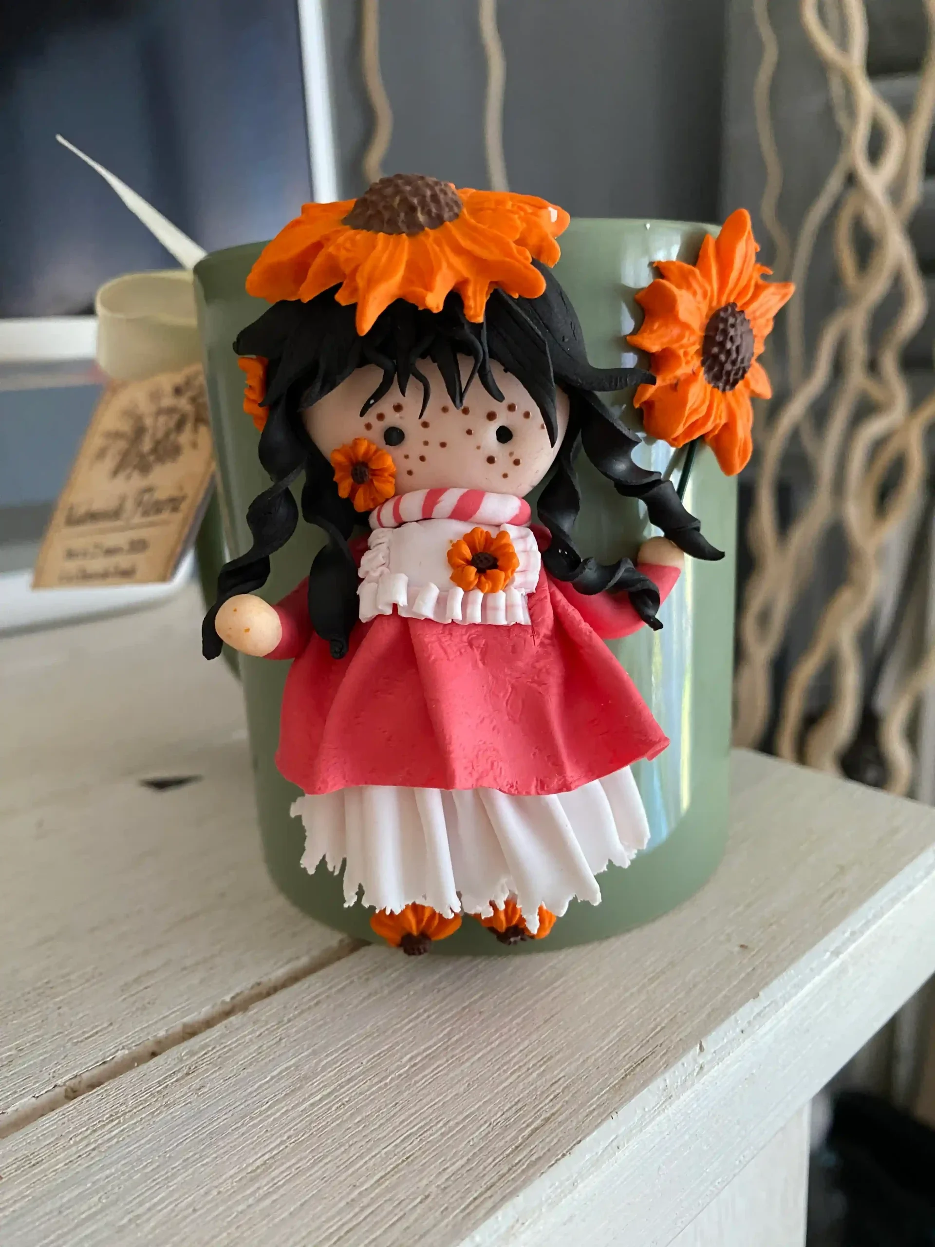 Mug "Mademoiselle Fleurie" – L'Éclosion de la Nature en Grès Vert
