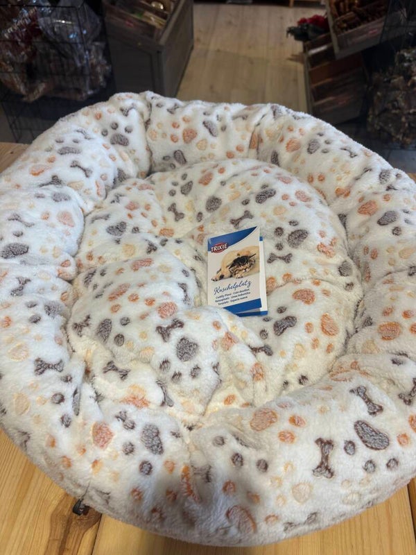 Mand social media sale