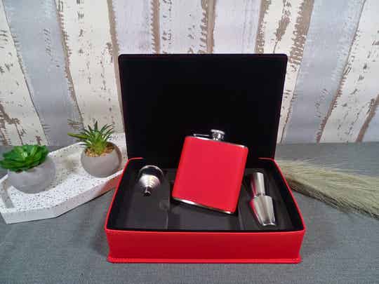 Flachmann Geschenkset personalisiert – Edelstahl mit Gravur in Geschenkbox | Dajonasa Creatives