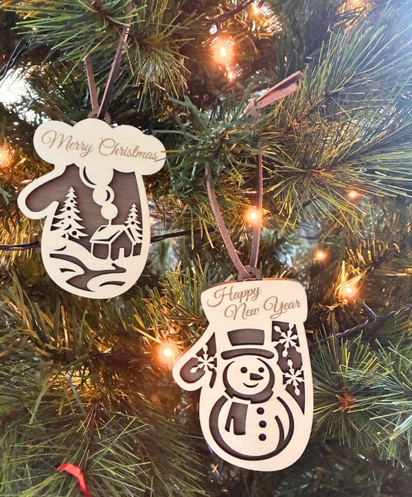 Holzanhänger Christbaumschmuck „Handschuh“ – in verschiedenen Varianten | handgefertigt | DajoNasa Creatives