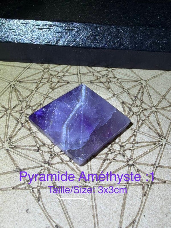 Pyramide en Améthyste naturelle