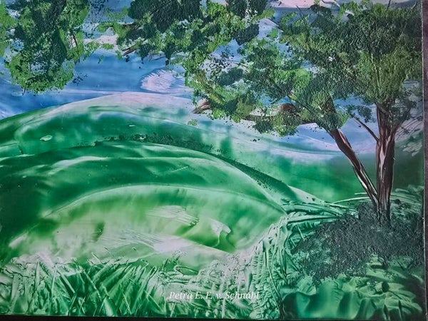 frühlingshafte Hügellandschaft