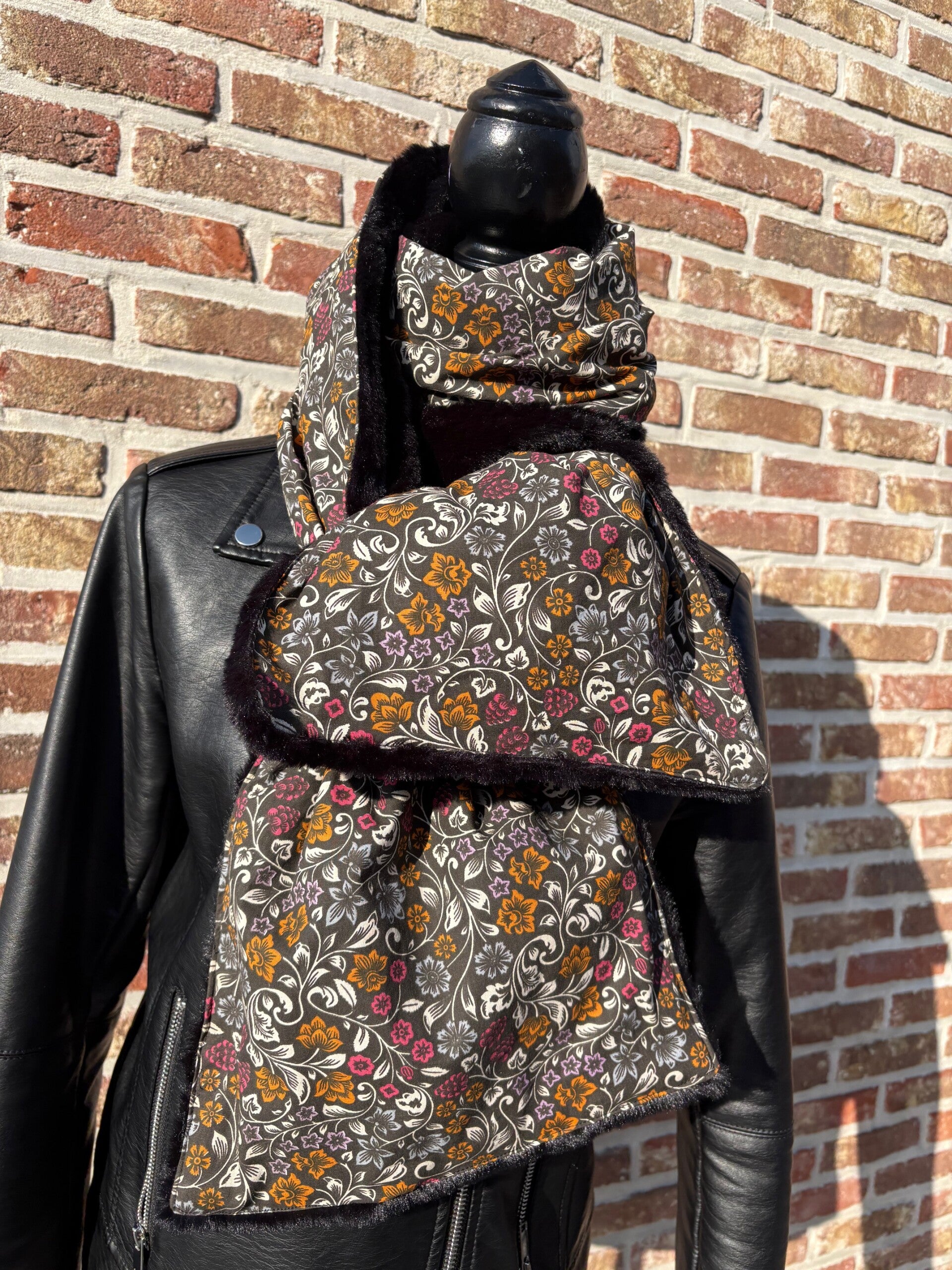 Echarpe d'hiver - Motif floral, noir