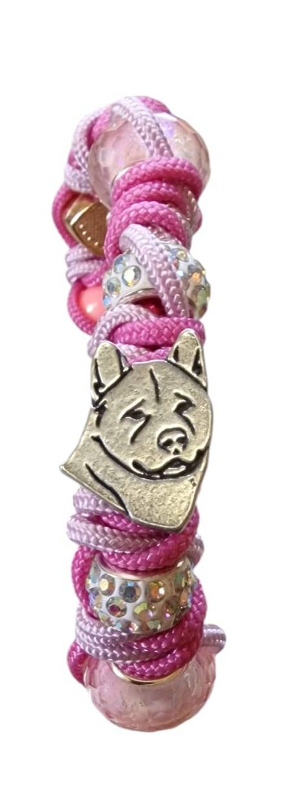 Armband in fuchsia/soft roze met naam en ras naar keuze