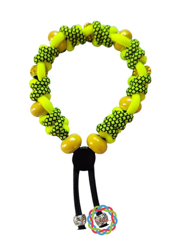 Paracord armband neon geel/zwart met gele parelmoer en bling kralen