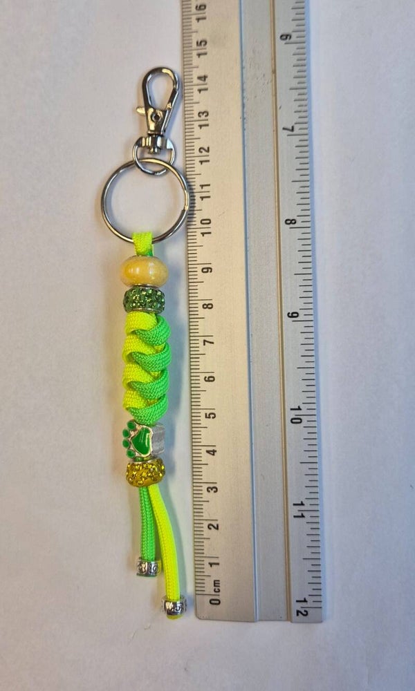 Sleutelhanger geel, groen combie 1 met pootje