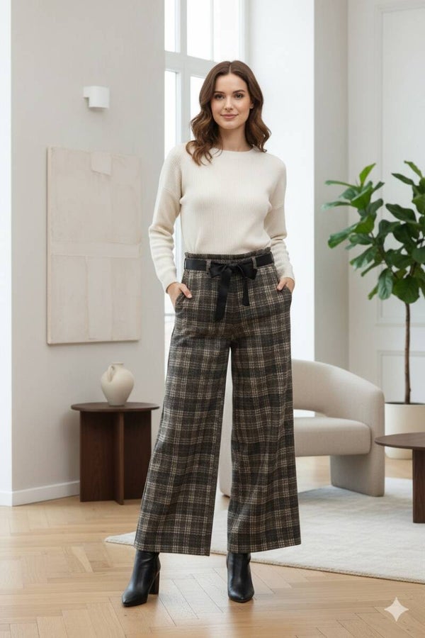 Le Pantalon Olivier : Ta pièce large à carreaux, chic et polyvalente