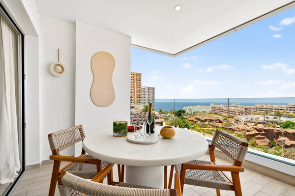 Playa Paraiso ruim luxe appartement met parking, Max 4 personen voor min. 4 nachten Prijs Min. 500€