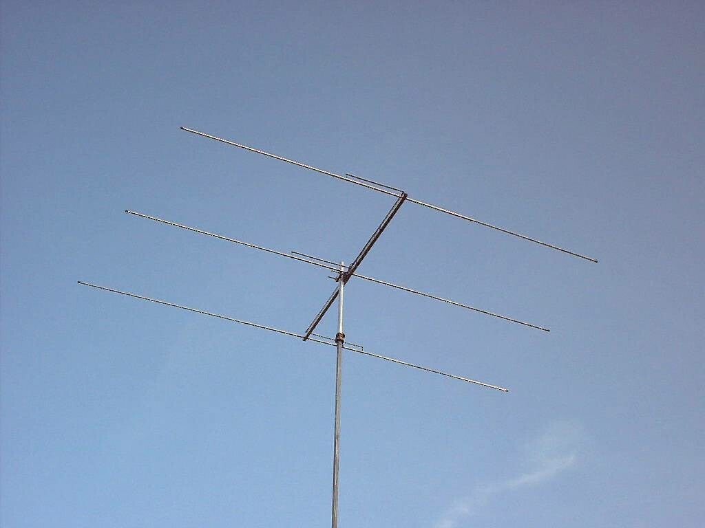 3 elements HB9CV 70 MHz