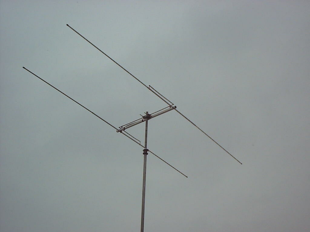 2 elements HB9CV 70 MHz
