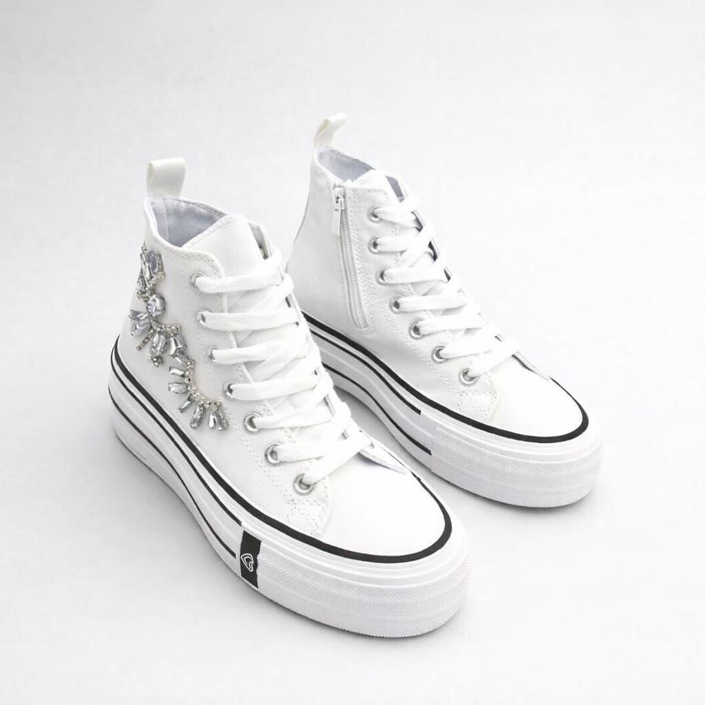 PF Chucks "Basic" The White One