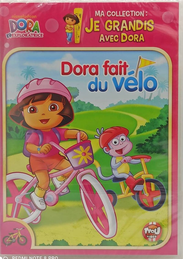DORA FAIT DU VELO