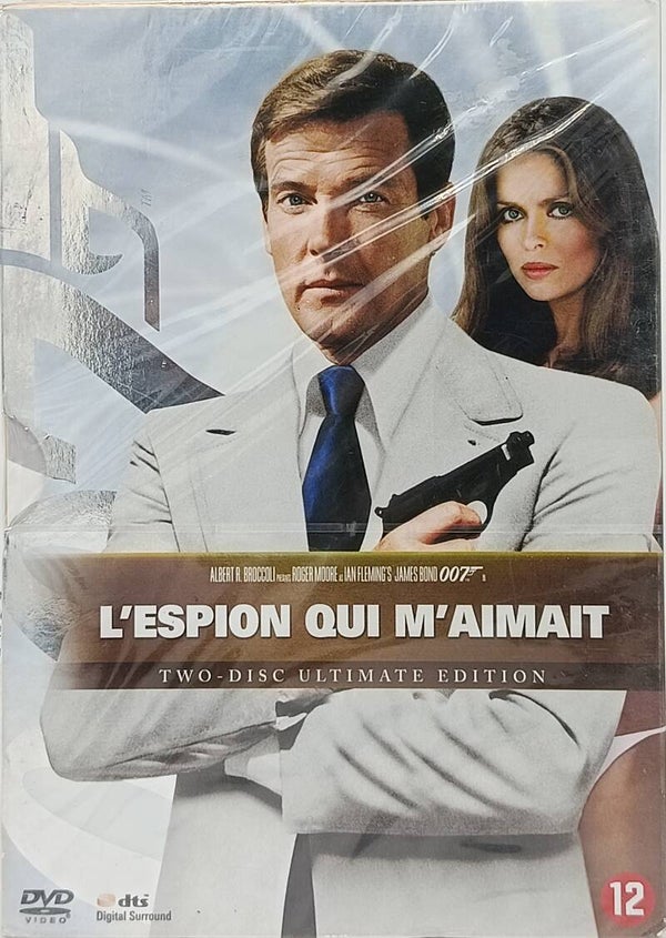 L' ESPION QUI M' AIMAIT