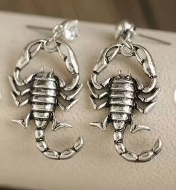 O0007 - Ohrhänger "Skorpion"