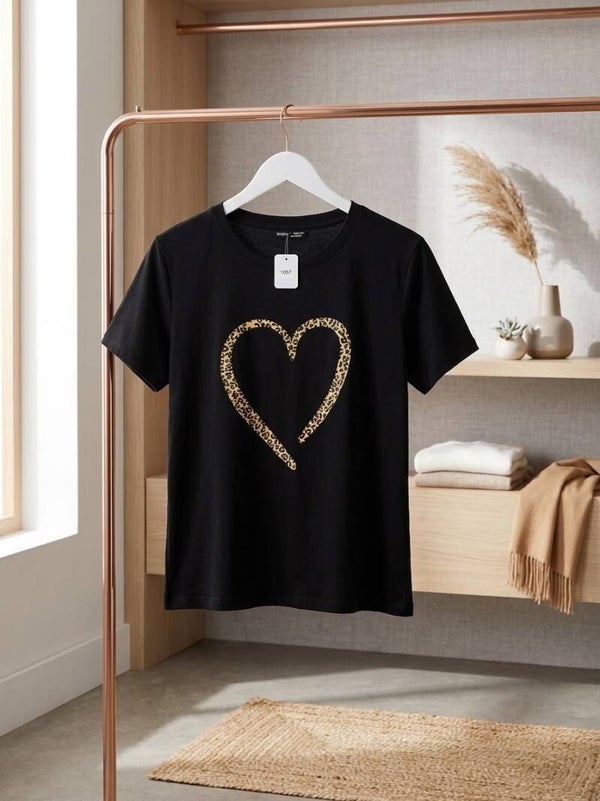 Women's Black Leopard Print Heart Graphic T-Shirt - Short Sleeve Casual Crewneck Tee