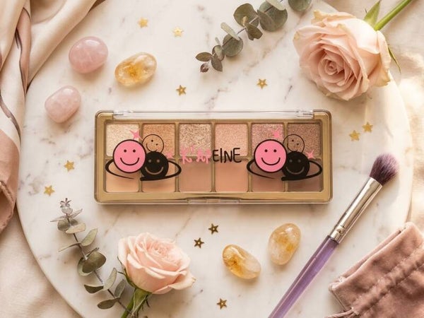 K'APEINE 10-Color Neutral & Nude Eyeshadow Palette – Smiley Graphic Clear Case