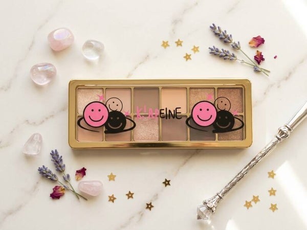 K'APEINE 10-Color Neutral & Taupe Eyeshadow Palette – Gold Trim & Smiley Graphics