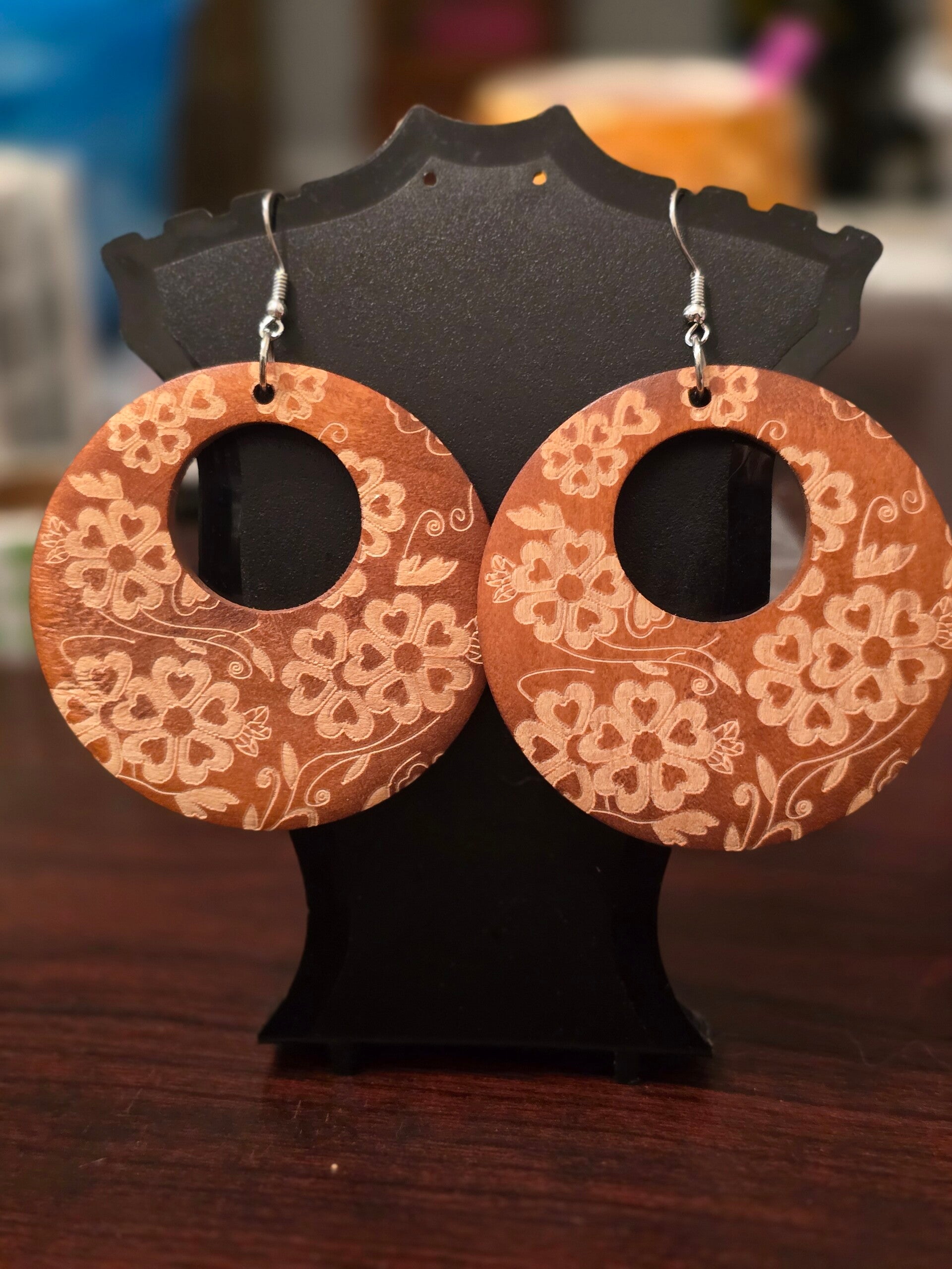 Brown wood with a flower design