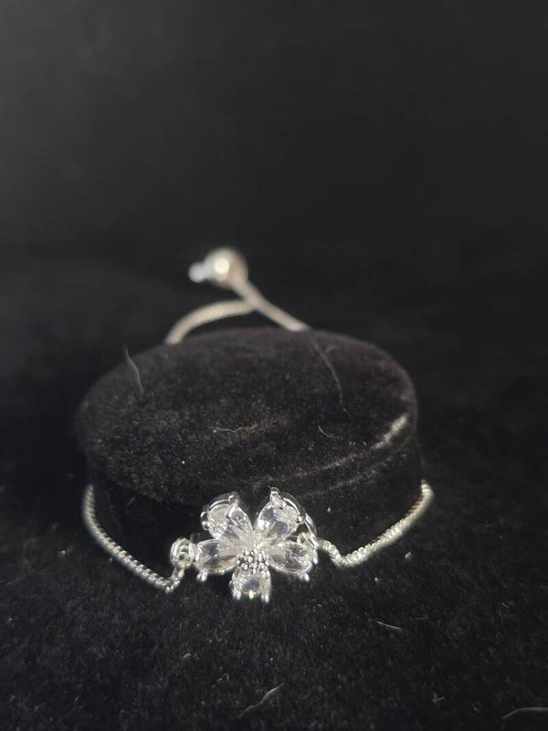 Cz diamond flower bracelet