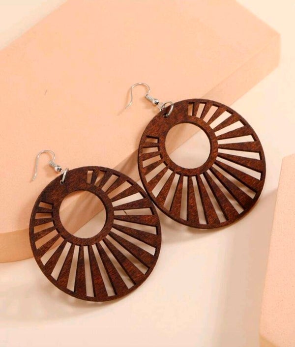 Brown round earrings
