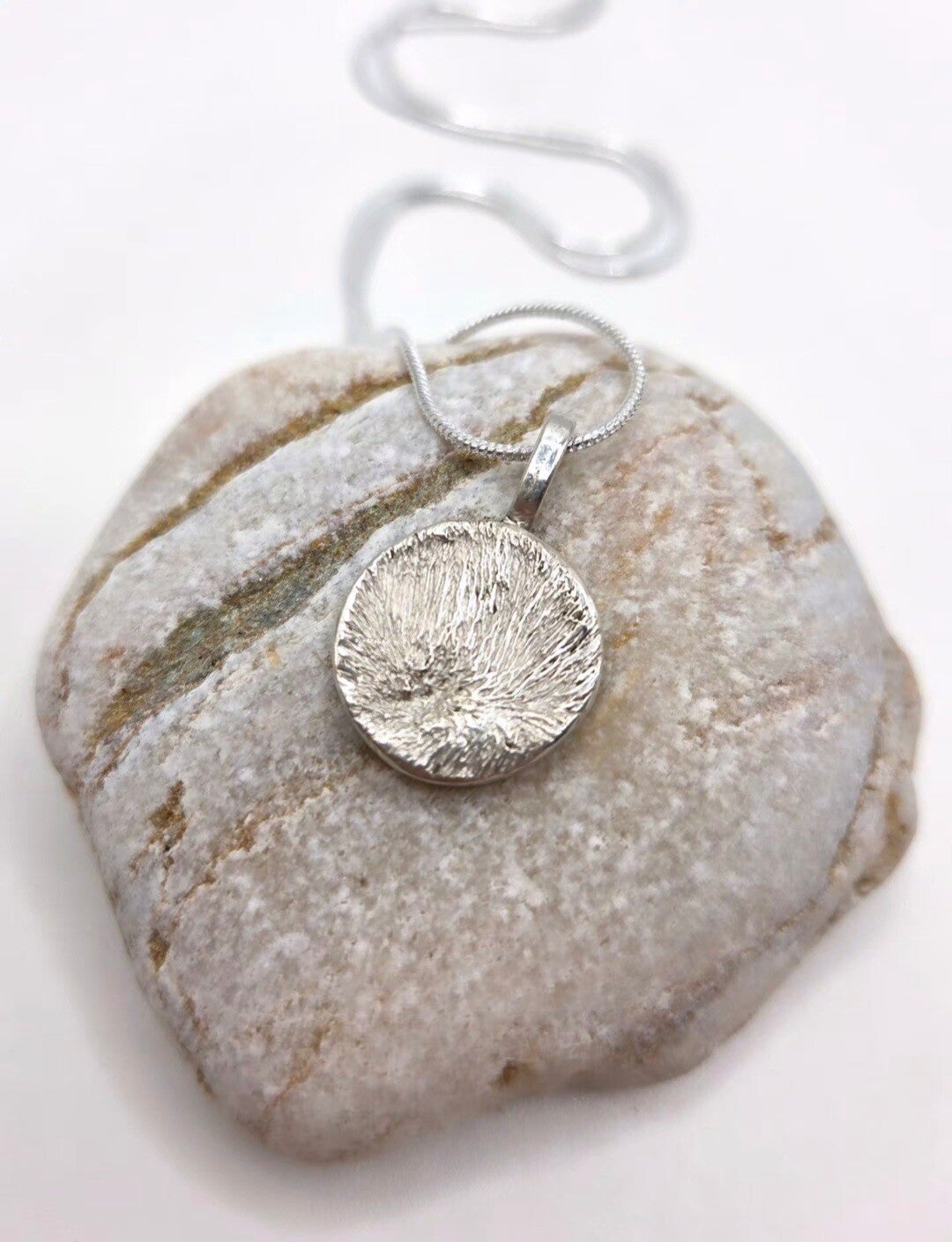 Neusafruk | Pootafdruk sieraad