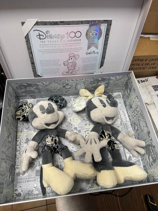 Disney 100 limitiert weltweit 10.000 Stück