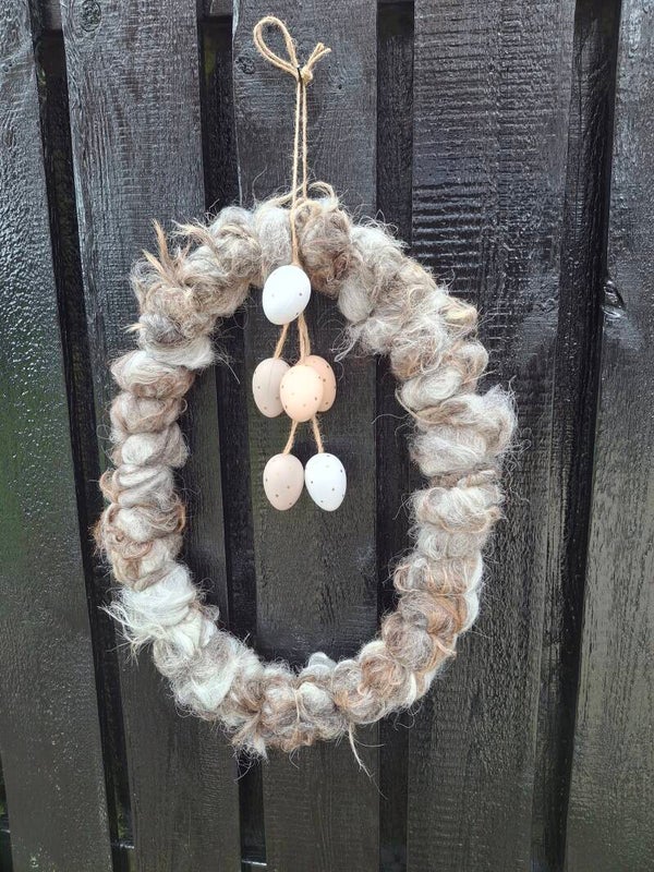 Paasdecoratie wolkrans ei L 04