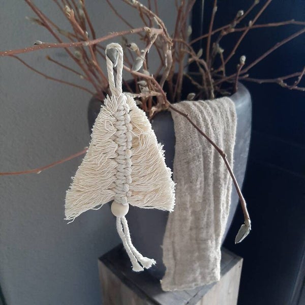 Macrame kerstboompje off white
