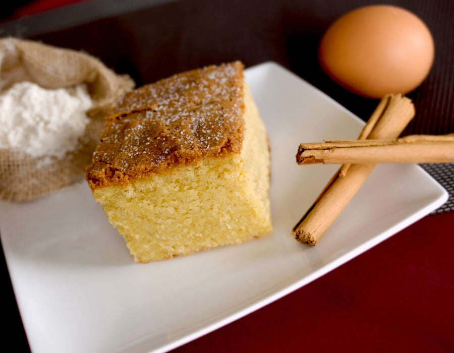 Bica mantecada gallega, tradicional bizcocho elaborado con manteca de vaca.