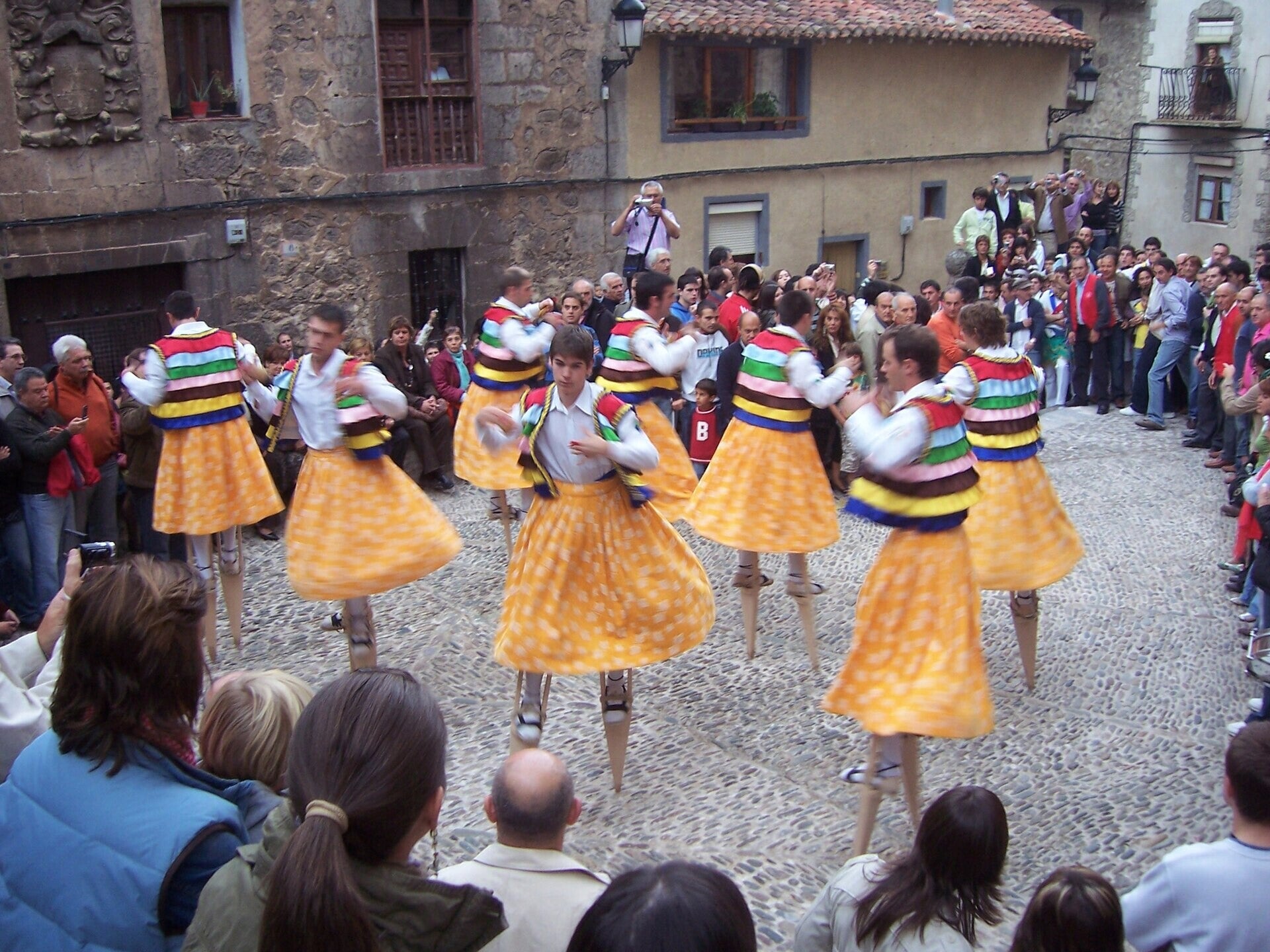 Danza de los Zancos de Anguiano, La Rioja.