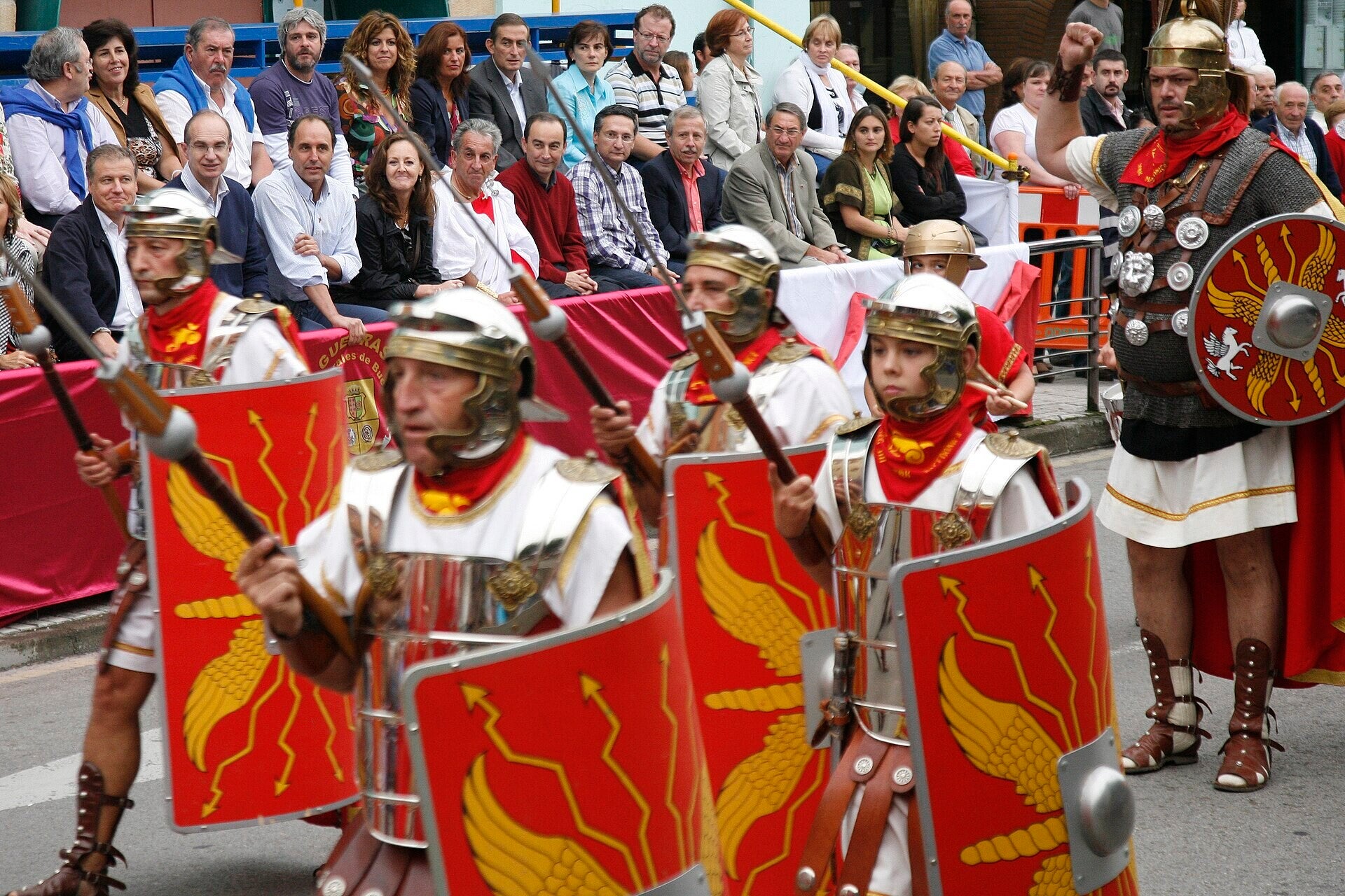 Desfile general de tribus y legiones en la recreación de las Guerras Cántabras de Los Corrales de Buelna