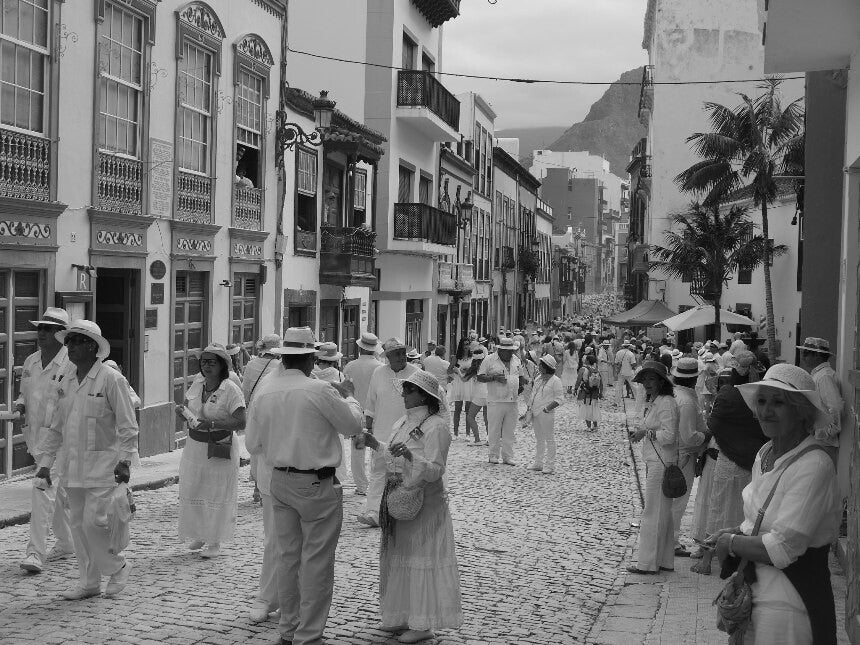 Calle del casco histórico de Santa Cruz de La Palma durante el Carnaval