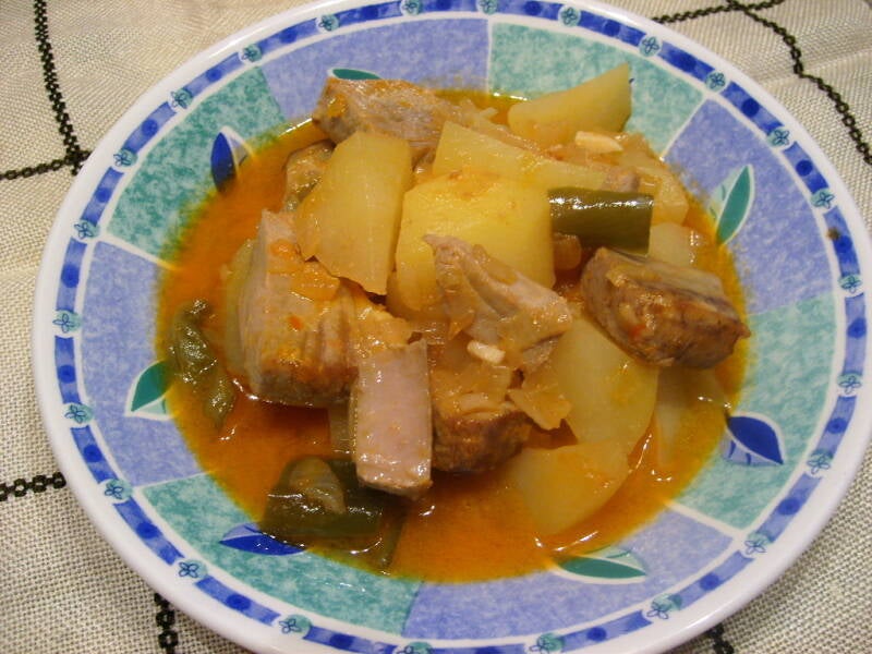 Sorropotún o marmita de bonito: guiso marinero cántabro con patata y pimiento