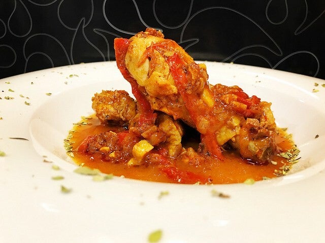 Pollo al chilindrón, plato típico aragonés.